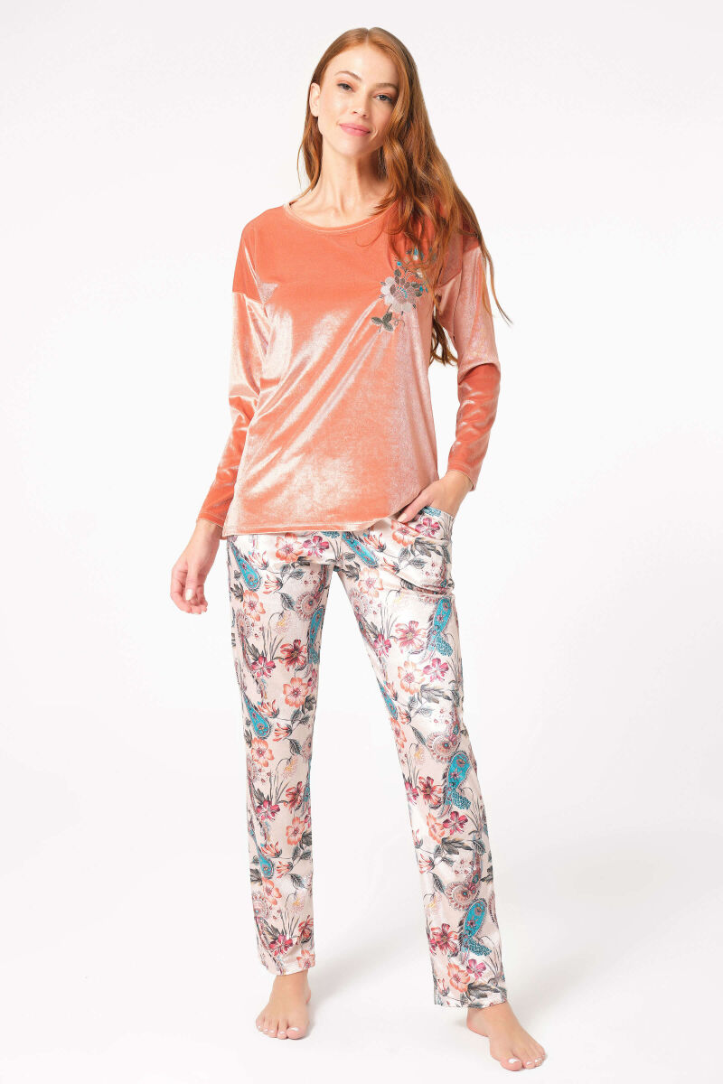 Kadın Kadife Göğüs İşlemeli Uzun Kollu Sweatshirt ve Çiçek Baskılı Pantolon Pijama Takım (9795) - 1
